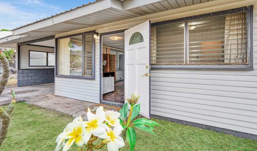 557 Maalo St, Kahului, HI 96732 - 3 Beds, 1 Bath