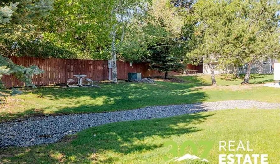 2830 Lincoln Ave, Cody, WY 82414 - 3 Beds, 2 Bath
