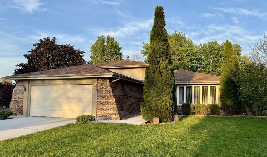 12511 S Mayfield Ave, Alsip, IL 60803 - 3 Beds, 2 Bath