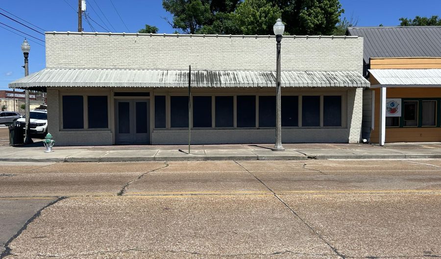 601 Main St, Greenwood, MS 38930 - 0 Beds, 2 Bath