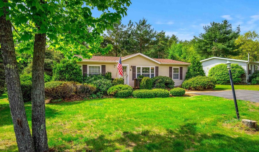 28 Great Brook Dr, Belmont, NH 03220 - 3 Beds, 2 Bath
