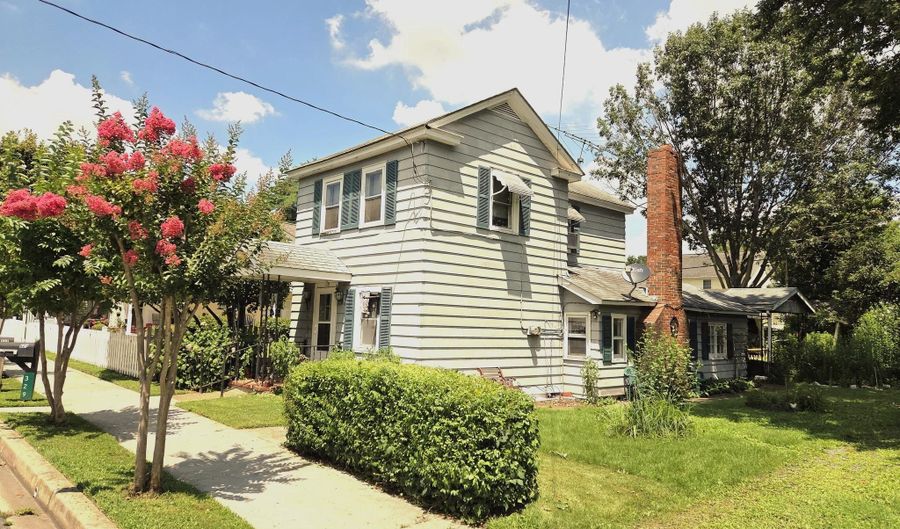 329 BIDDLE St, Chesapeake City, MD 21915 - 3 Beds, 2 Bath
