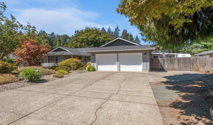 1610 NW Springhill Dr, Albany, OR 97321 - 3 Beds, 2 Bath