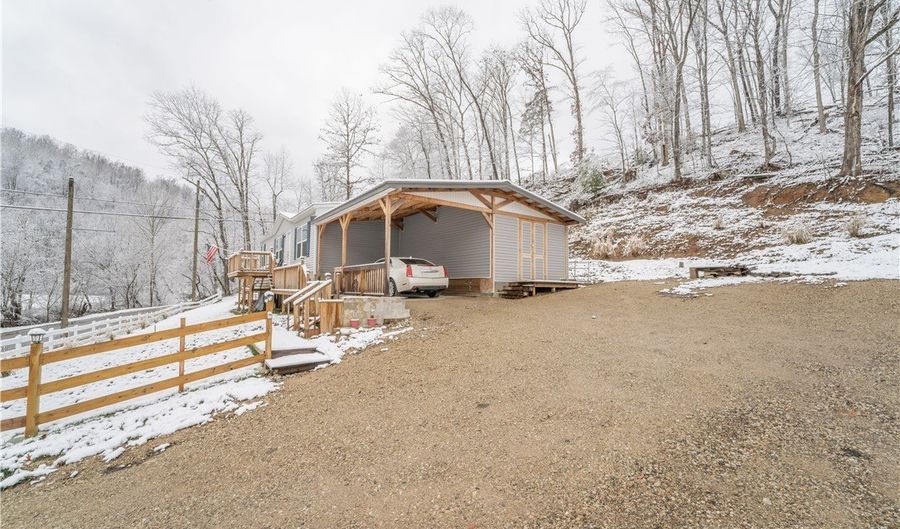 2801 Fudges Creek Rd, Barboursville, WV 25504 - 3 Beds, 2 Bath