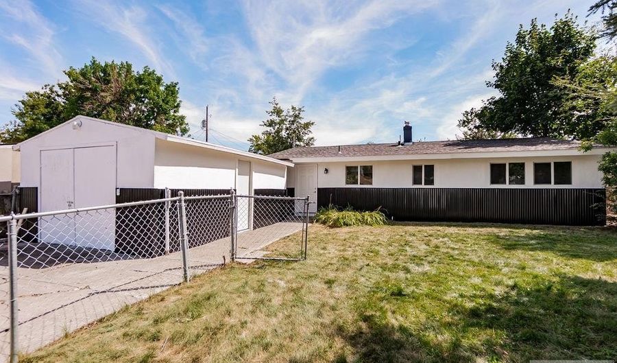 1116 Lovejoy St, Idaho Falls, ID 83401 - 3 Beds, 1 Bath