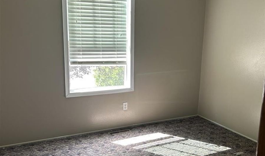 766 W 14TH St, Alliance, NE 69301 - 4 Beds, null Bath
