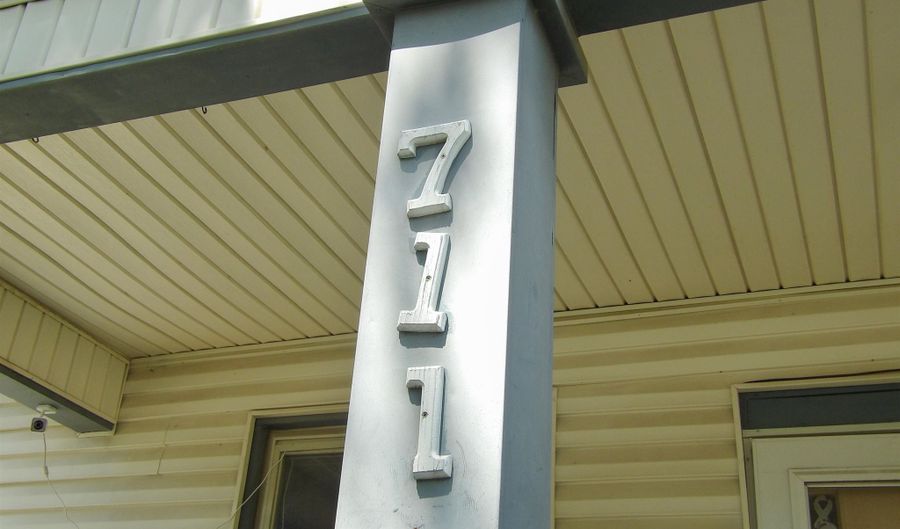 711 S Smt, Arkansas City, KS 67005 - 0 Beds, 0 Bath