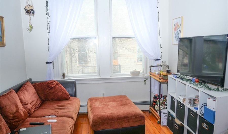 237 W Third 2, Boston, MA 02127 - 3 Beds, 1 Bath