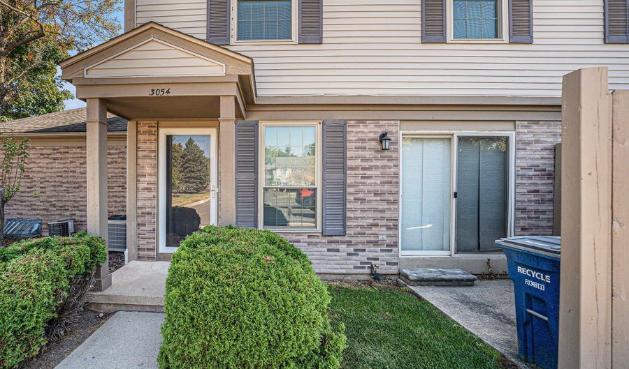3054 Forest Creek Ct, Ann Arbor, MI 48108 - 2 Beds, null Bath