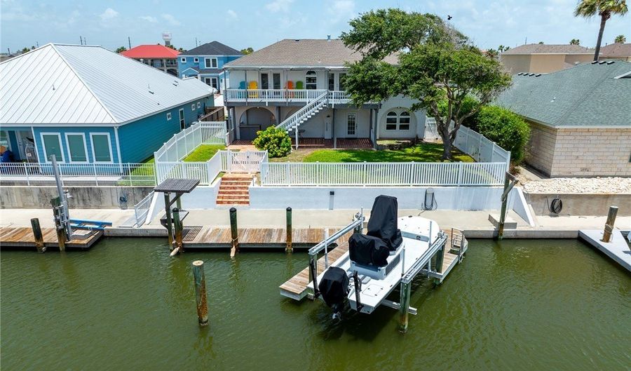 109 Tarpon Ct, Aransas Pass, TX 78336 - 4 Beds, 4 Bath