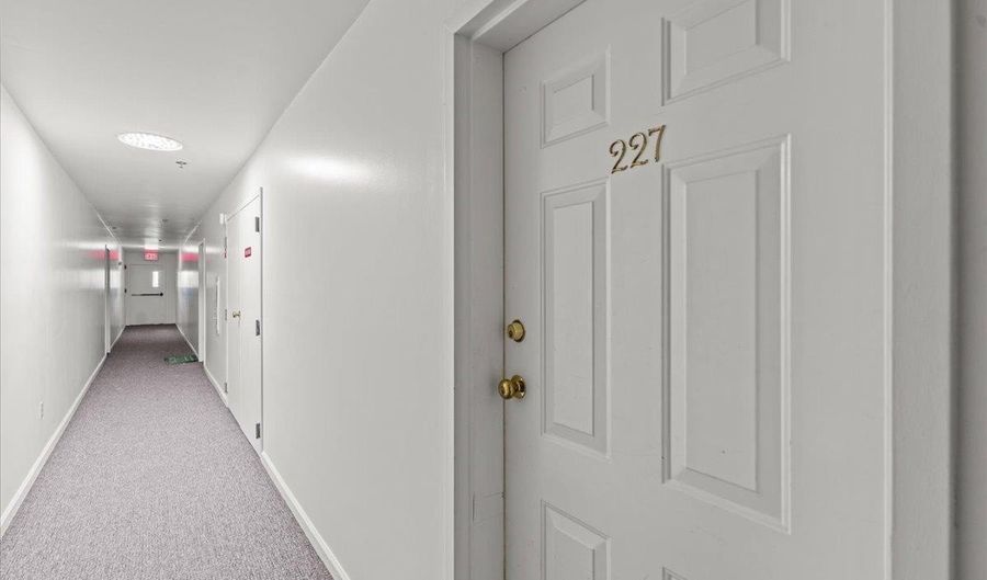 227 Hildred Dr, Burlington, VT 05401 - 1 Beds, 1 Bath