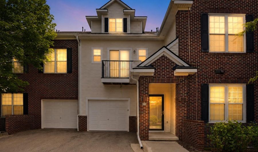 273 Scio Village Ct 243, Ann Arbor, MI 48103 - 2 Beds, 2 Bath