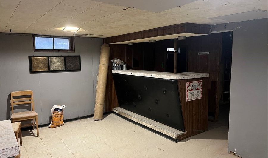 368 Grover Cleveland Hwy, Amherst, NY 14226 - 5 Beds, 2 Bath