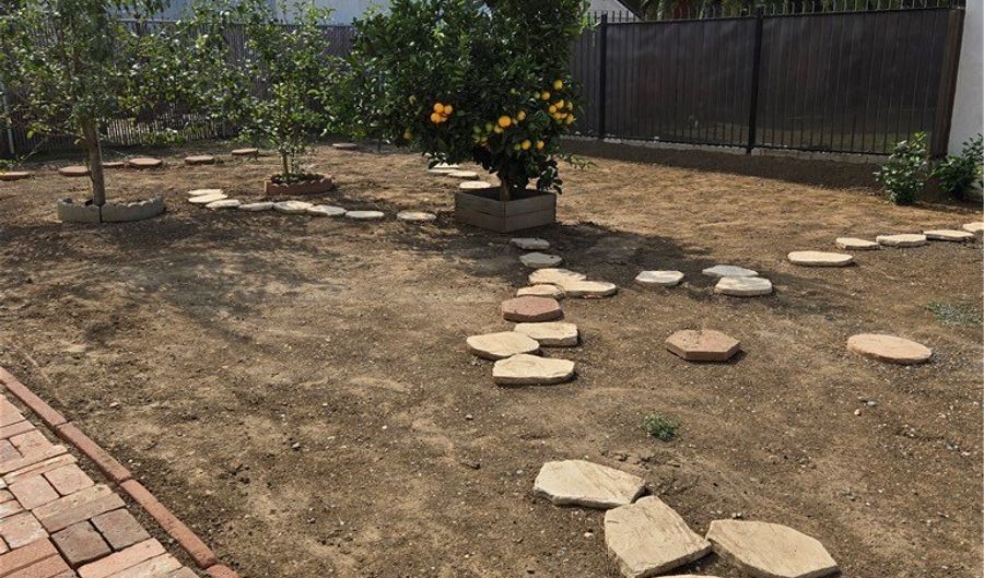 2022 W 75th St, Los Angeles, CA 90047 - 2 Beds, 1 Bath