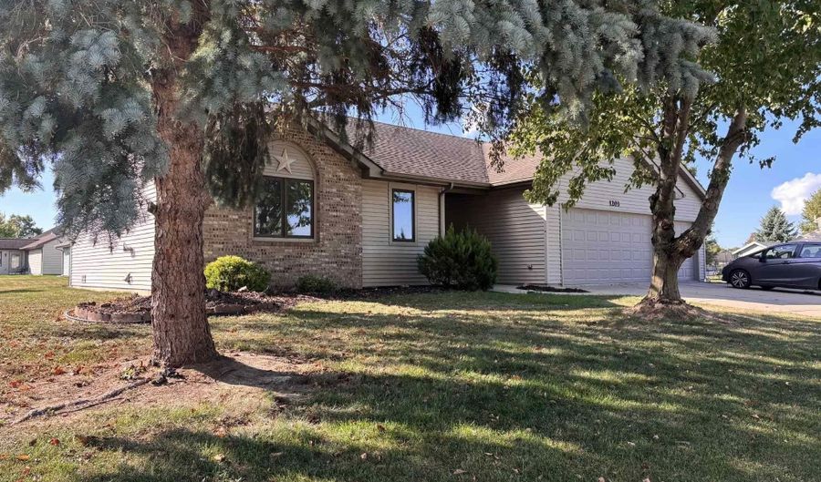 1203 Elm St, Auburn, IN 46706 - 3 Beds, 2 Bath