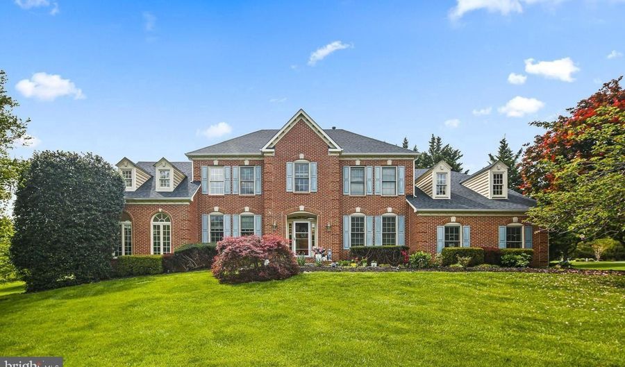 17400 AVENLEIGH Dr, Ashton, MD 20861 - 5 Beds, 5 Bath