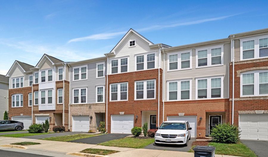 43316 NOVI Ter, Ashburn, VA 20147 - 3 Beds, 4 Bath