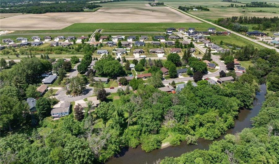2006 11th Ave NE, Austin, MN 55912 - 4 Beds, 2 Bath