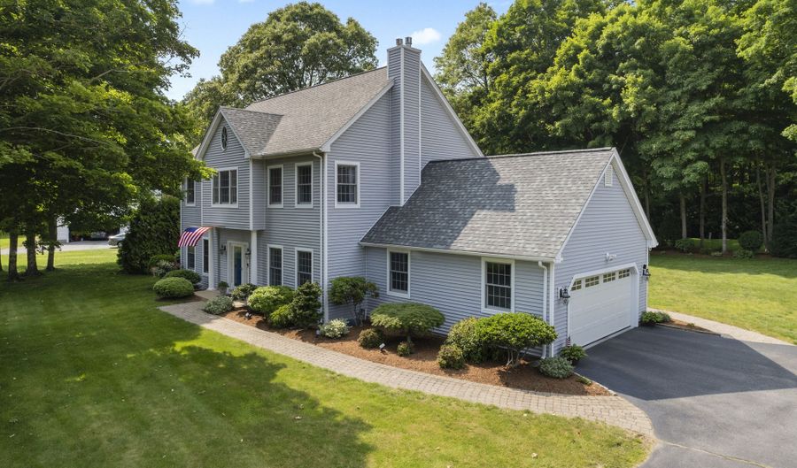 3 Spencer Ct, Clinton, CT 06413 - 4 Beds, 3 Bath