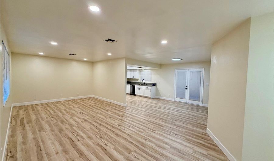 4875 E Baltimore Ave, Las Vegas, NV 89104 - 5 Beds, 2 Bath