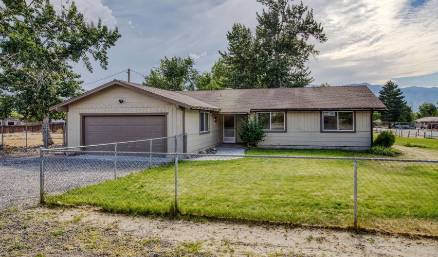 802 Lyell Way, Gardnerville, NV 89460 - 0 Beds, 2 Bath