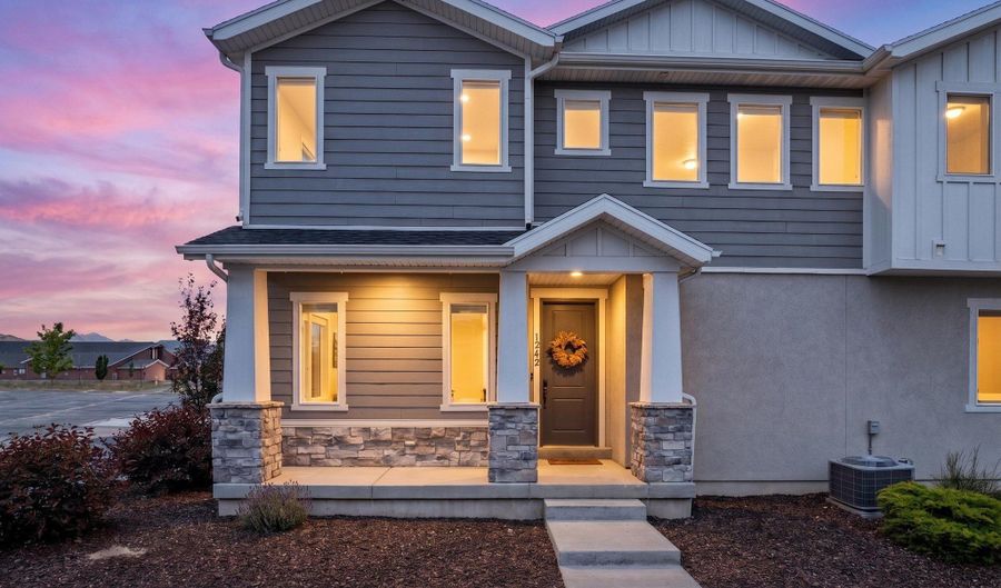 1242 W SADDLEBRED Way, Bluffdale, UT 84065 - 2 Beds, 3 Bath