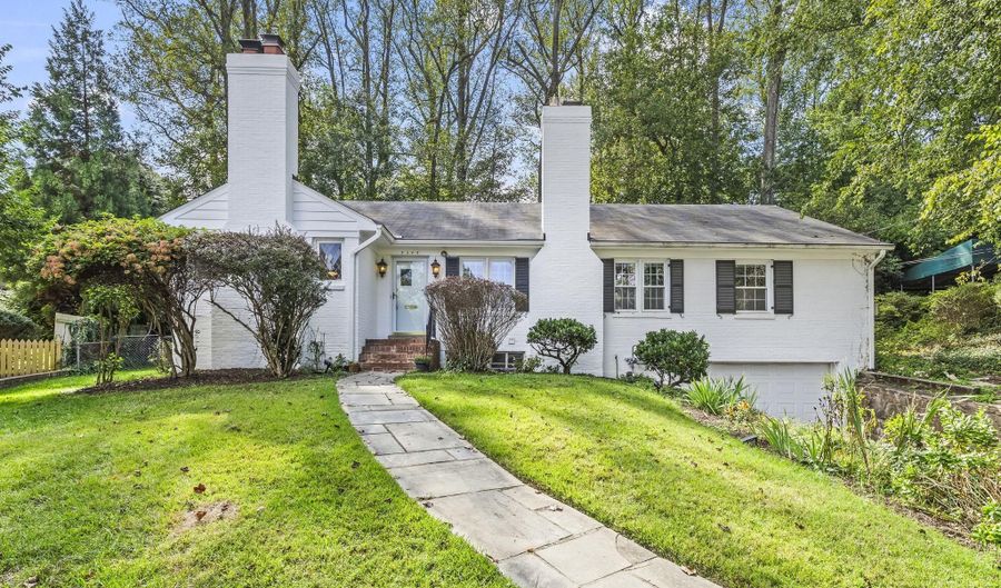 3548 N VALLEY St, Arlington, VA 22207 - 3 Beds, 3 Bath