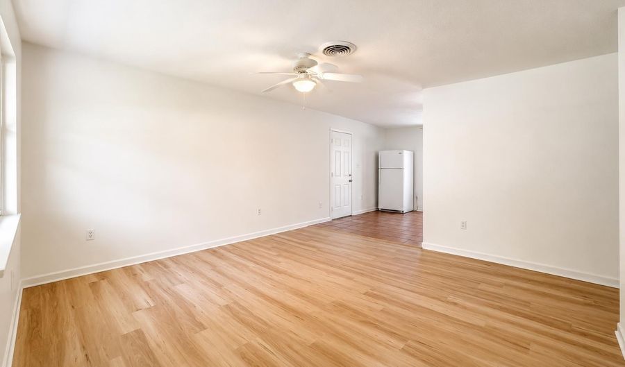 1111 Edgehill Dr, Benton, AR 72015 - 3 Beds, 1 Bath