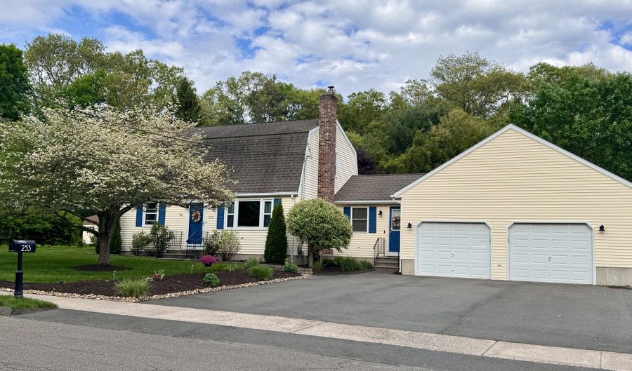 253 Sperry Rd, Bristol, CT 06010 - 3 Beds, 2 Bath