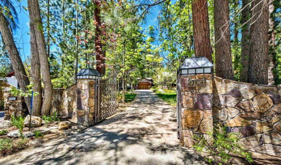 960 4Th Green Dr, Incline Village, NV 89451 - 6 Beds, 4 Bath