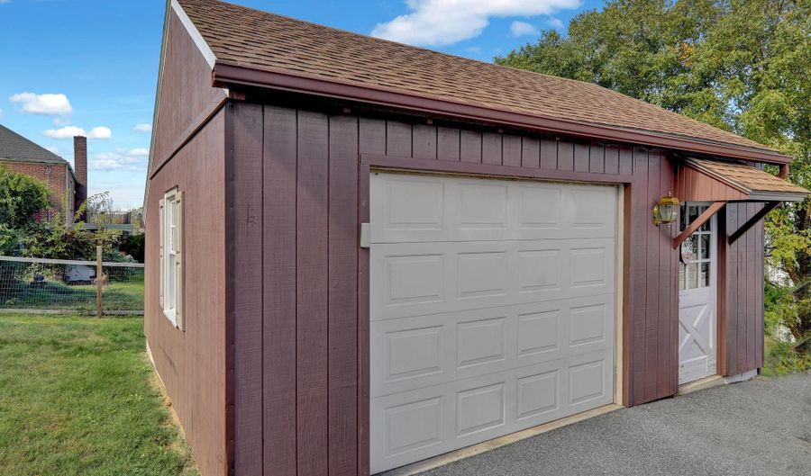 1100 OLD FRITZTOWN Rd, Reading, PA 19608 - 3 Beds, 2 Bath