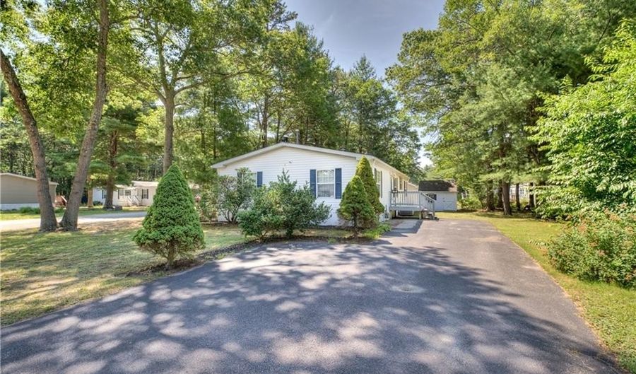 35 Liena Rose Way, Coventry, RI 02816 - 2 Beds, 2 Bath