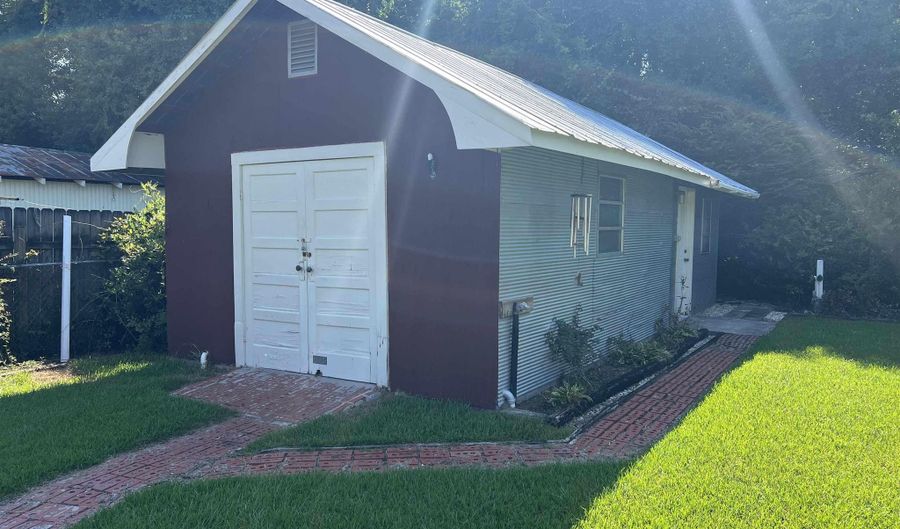 212 11th Ave, Atmore, AL 36502 - 3 Beds, 2 Bath