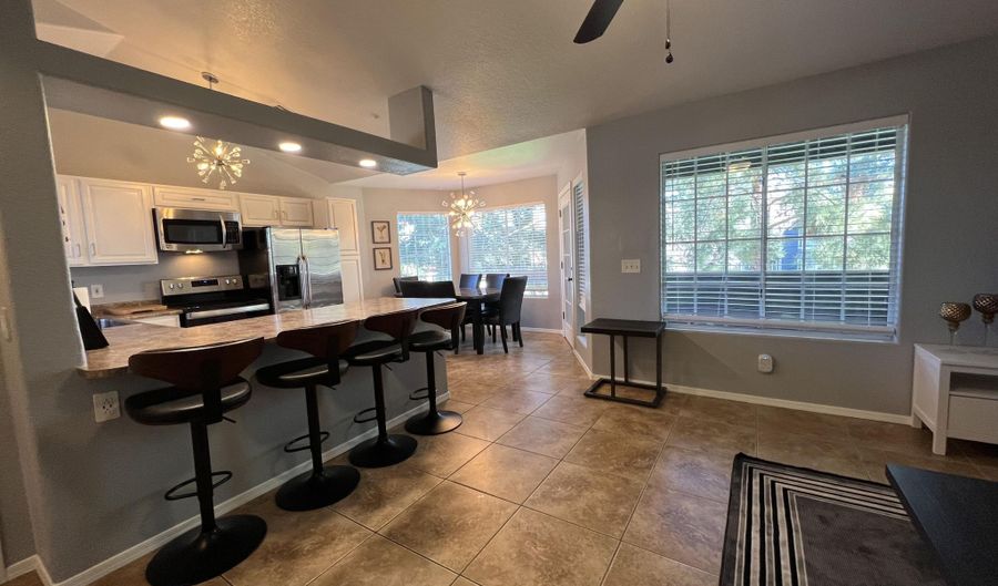 255 S KYRENE Rd 231, Chandler, AZ 85226 - 3 Beds, 2 Bath