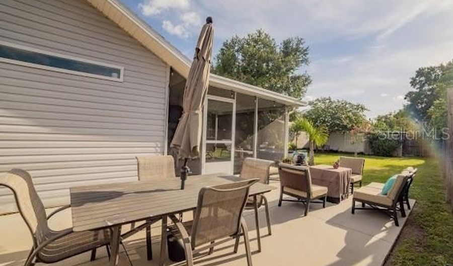 121 CLAYTON Rd, Auburndale, FL 33823 - 2 Beds, 1 Bath