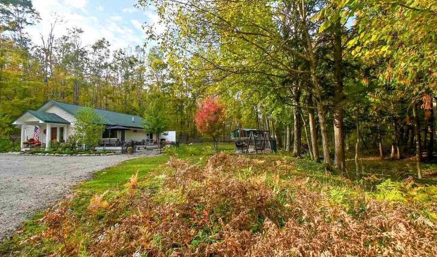 5441 Valley Rd, Alanson, MI 49706 - 3 Beds, 2 Bath