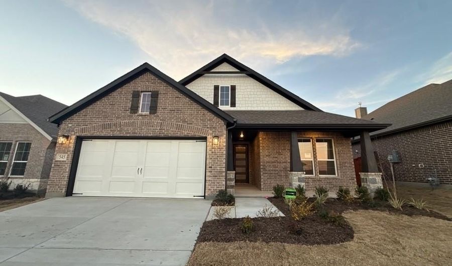 545 Pickett Creek Dr, Aledo, TX 76008 - 3 Beds, 2 Bath