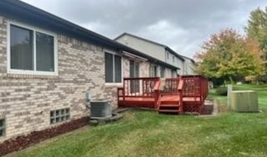 14823 Paris Ct, Allen Park, MI 48101 - 2 Beds, 2 Bath