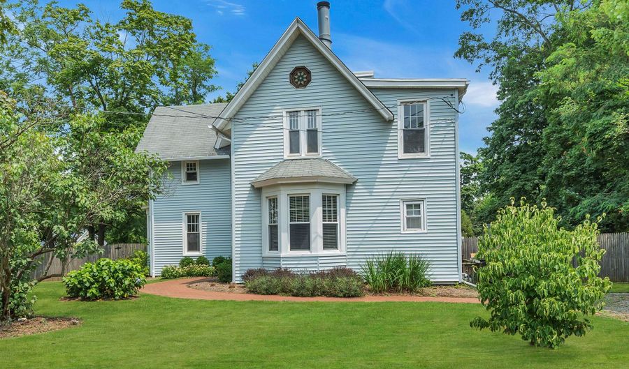 18 Middletown Ave, Atlantic Highlands, NJ 07716 - 4 Beds, 2 Bath