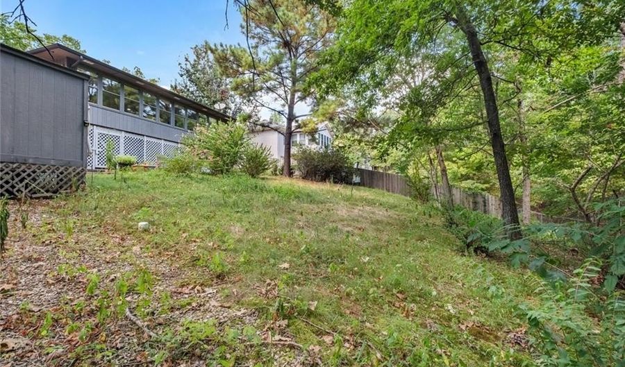 9 Farnham Dr, Bella Vista, AR 72714 - 3 Beds, 2 Bath
