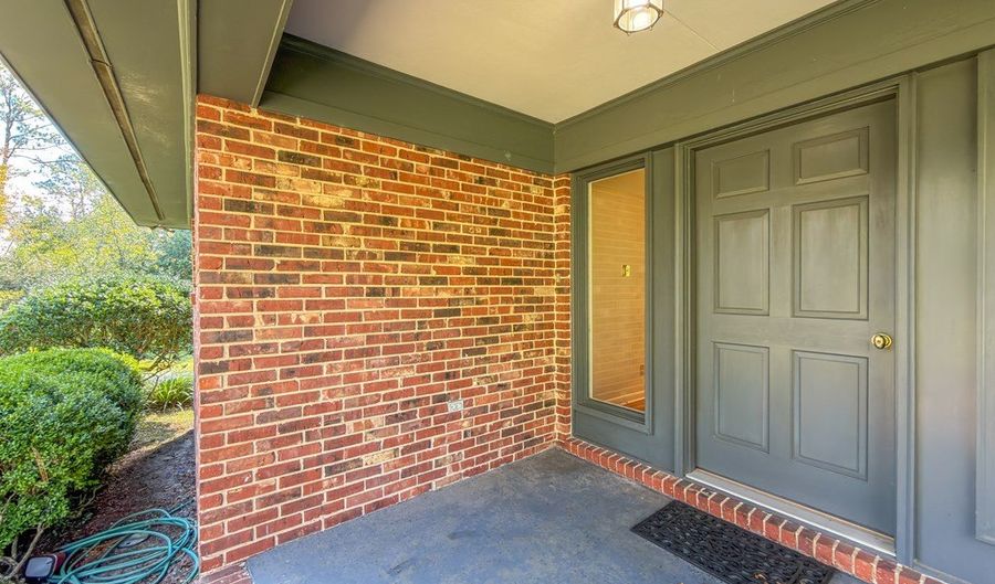 1901 Douglas Dr, Bainbridge, GA 39819 - 3 Beds, 2 Bath