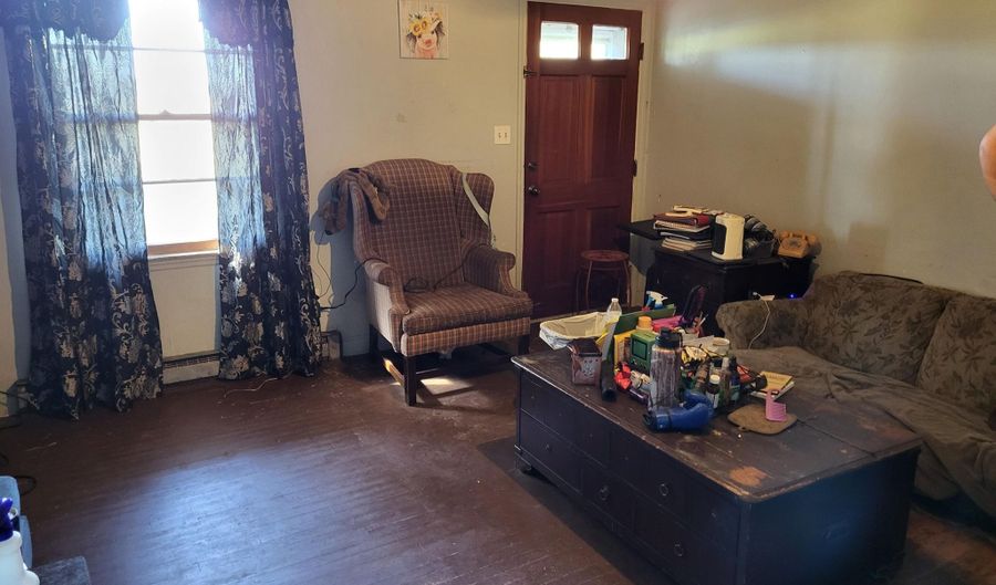 260 Pearl St, Aurora, NC 27806 - 3 Beds, 1 Bath