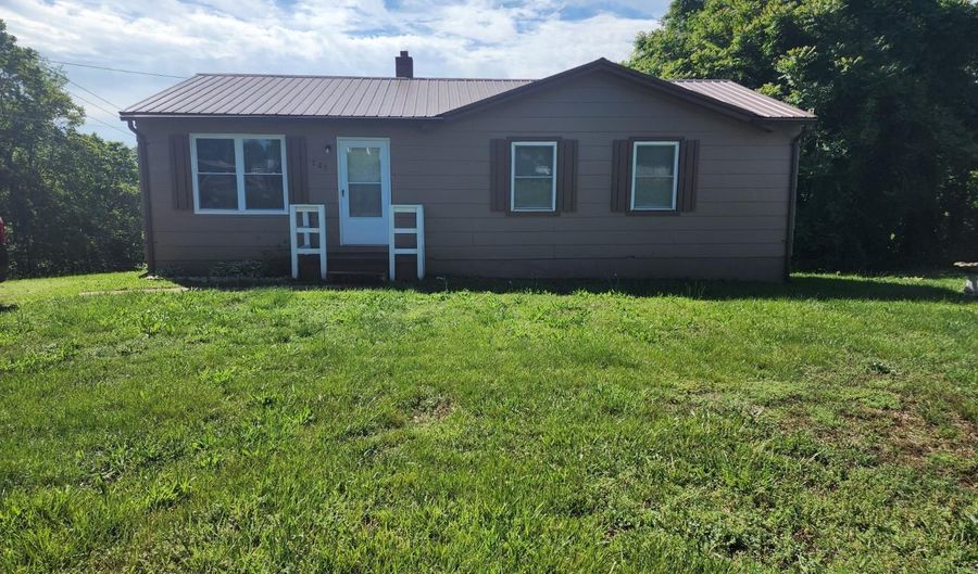 709 11th St, Altavista, VA 24517 - 3 Beds, 1 Bath
