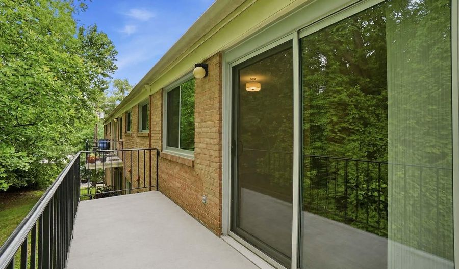 10607 KENILWORTH Ave K-202, Bethesda, MD 20814 - 2 Beds, 1 Bath