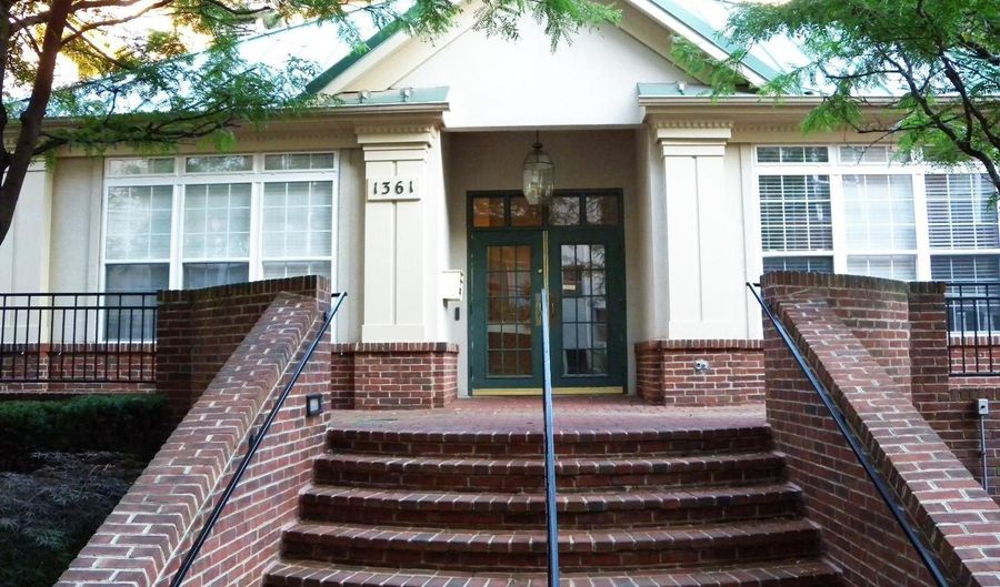 2422 14TH St N, Arlington, VA 22201 - 3 Beds, 4 Bath
