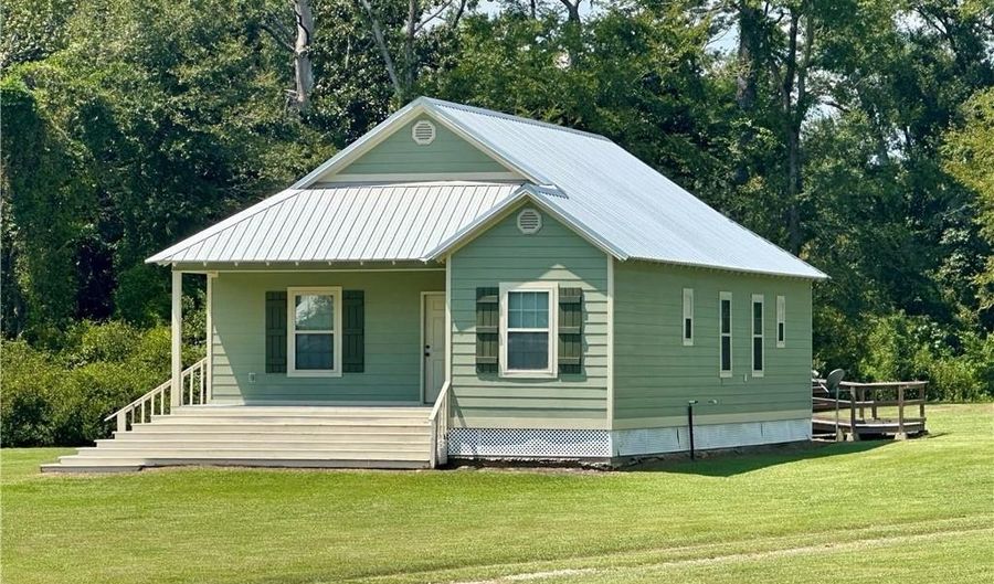 29760 Clinton Threeton Dr, Albany, LA 70711 - 2 Beds, 2 Bath
