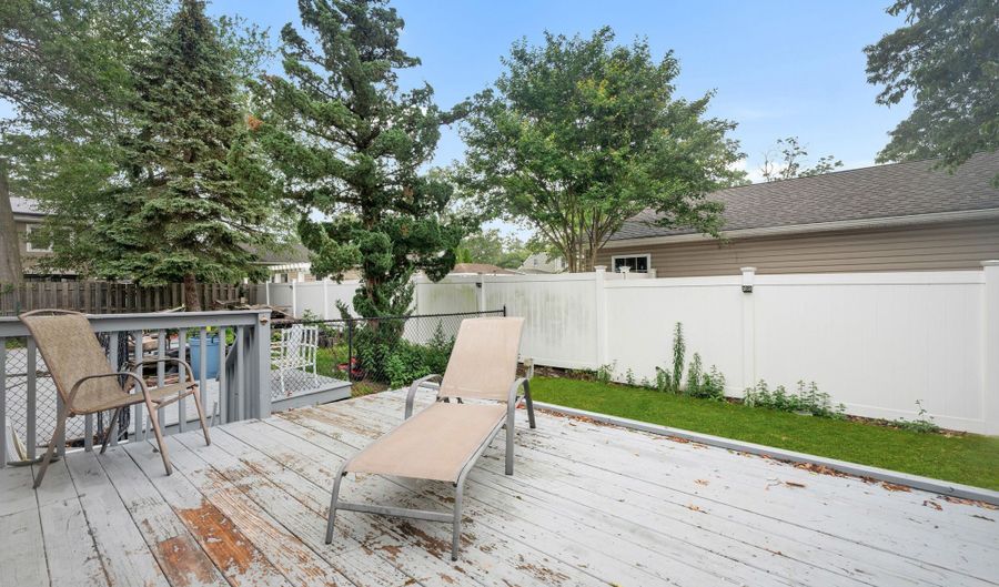 40 Elm St, Beachwood, NJ 08722 - 4 Beds, 3 Bath