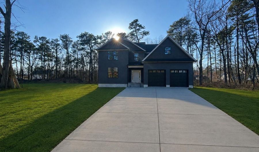 2 Railroad Ave, Bayville, NJ 08721 - 4 Beds, 3 Bath