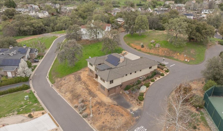 501 Rosebush Ct, Angels Camp, CA 95222 - 3 Beds, 4 Bath