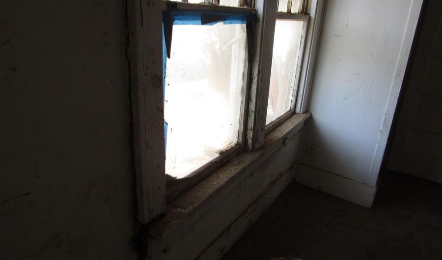 404 S Tenth St, Artesia, NM 88210 - 2 Beds, 0 Bath